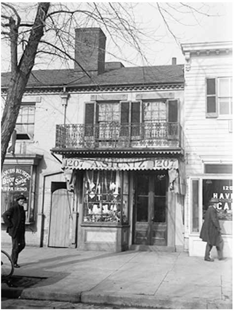turn of the century photograph of the Stuntz shop.