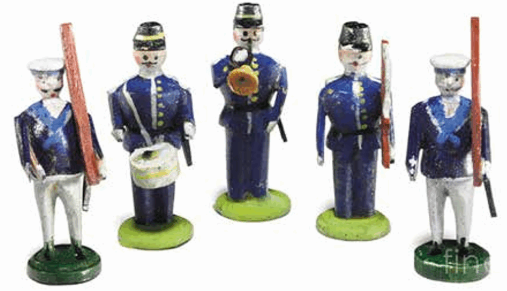 wooden carved soldiers